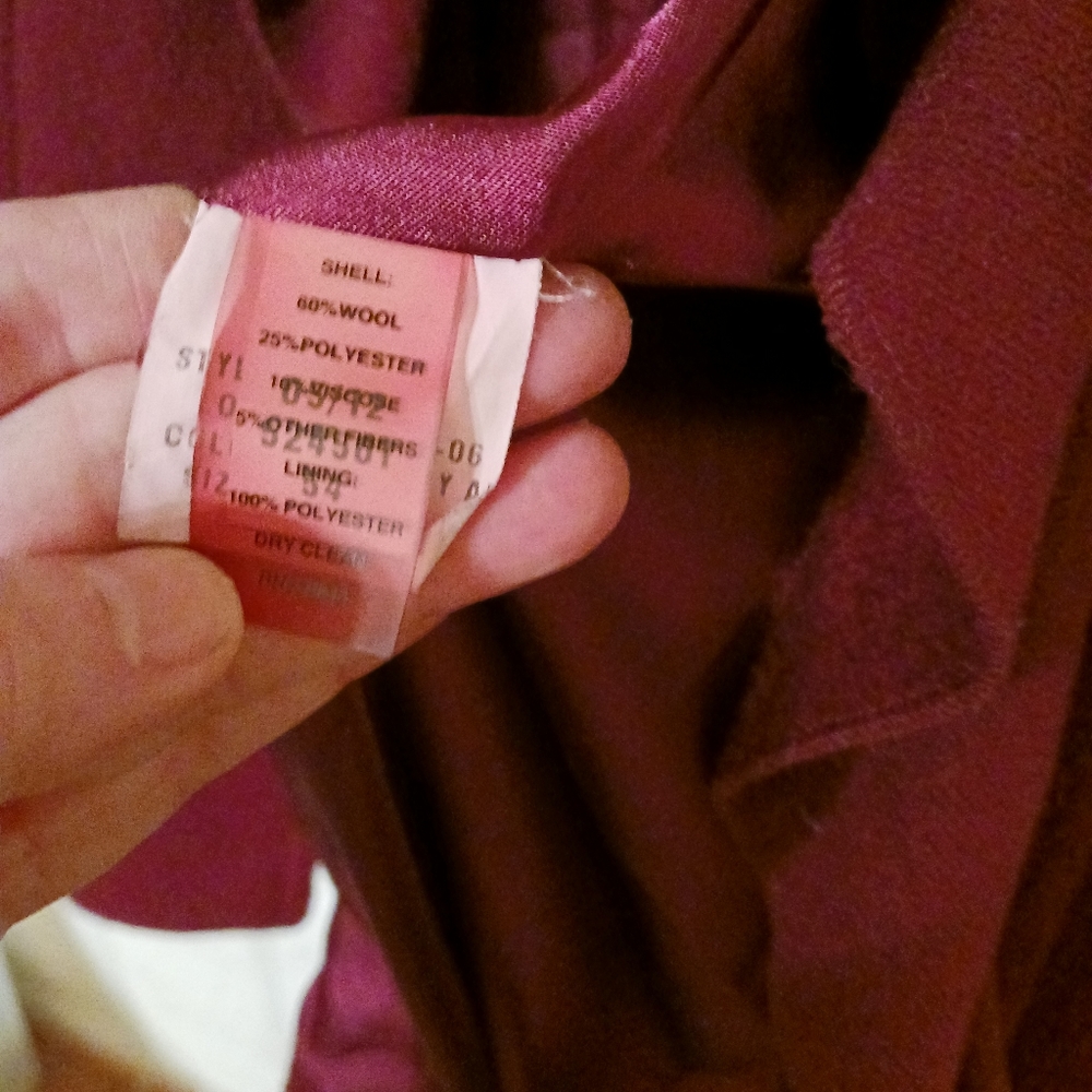 Tahari 100% Wool Burgundy Coat Ladies Size 8 Full Zip Pockets - Picture 3 of 7